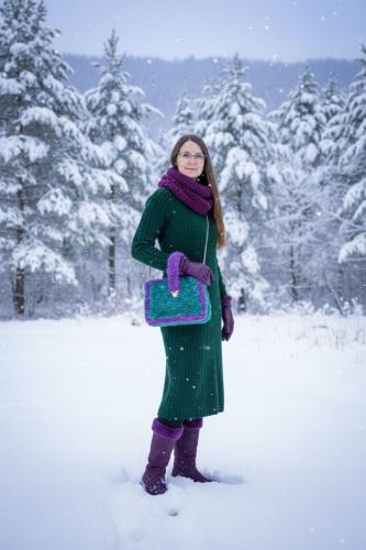 Fialovo-zelená chlupatá